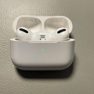 AirPods